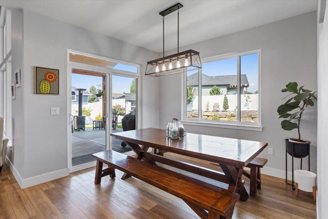 4210 W Pine Cliff Dr, Spokane, WA 99208