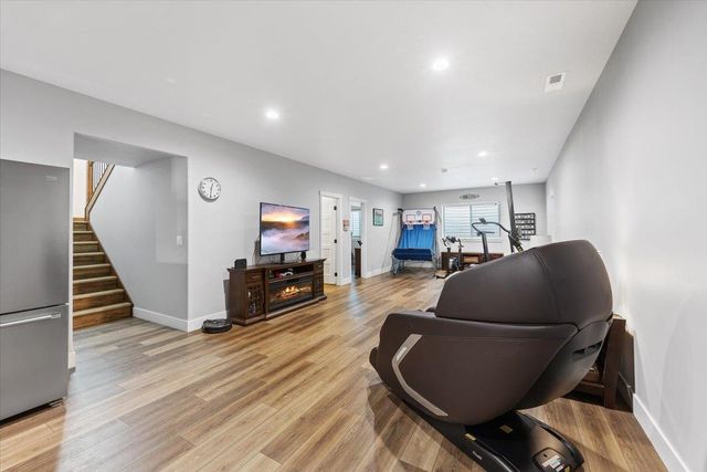 4210 W Pine Cliff Dr, Spokane, WA 99208