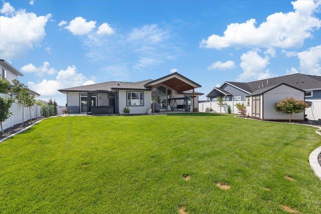 4210 W Pine Cliff Dr, Spokane, WA 99208