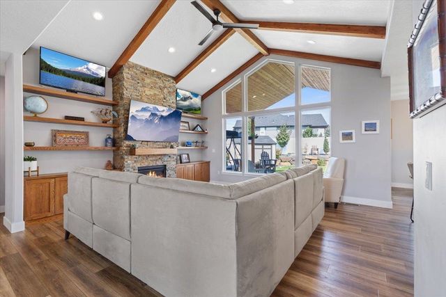 4210 W Pine Cliff Dr, Spokane, WA 99208