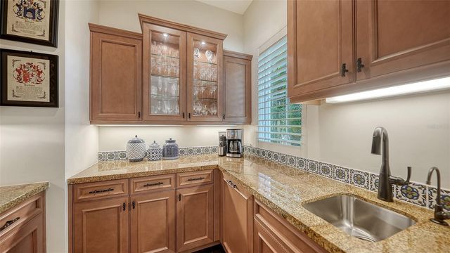1729 CHEROKEE DRIVE, Sarasota, FL 34239
