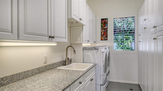 1729 CHEROKEE DRIVE, Sarasota, FL 34239