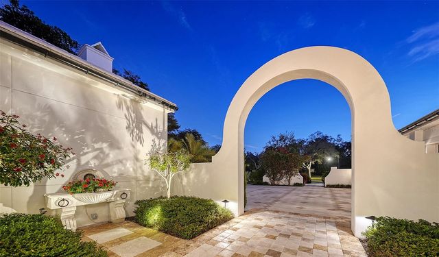 1729 CHEROKEE DRIVE, Sarasota, FL 34239