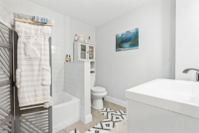 29 Kimball St, Brookfield, MA 01506