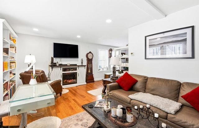 29 Kimball St, Brookfield, MA 01506