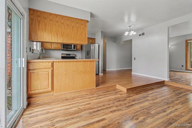 28440 Weddel Avenue, Brownstown, MI 48183