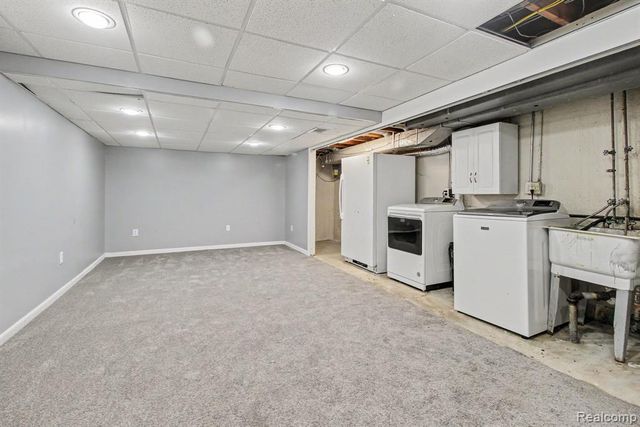 28440 Weddel Avenue, Brownstown, MI 48183