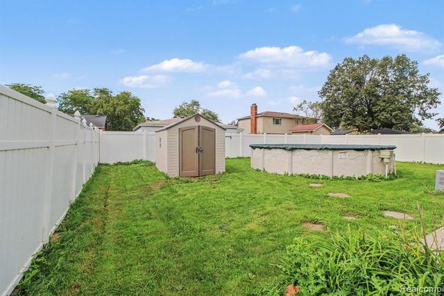 28440 Weddel Avenue, Brownstown, MI 48183