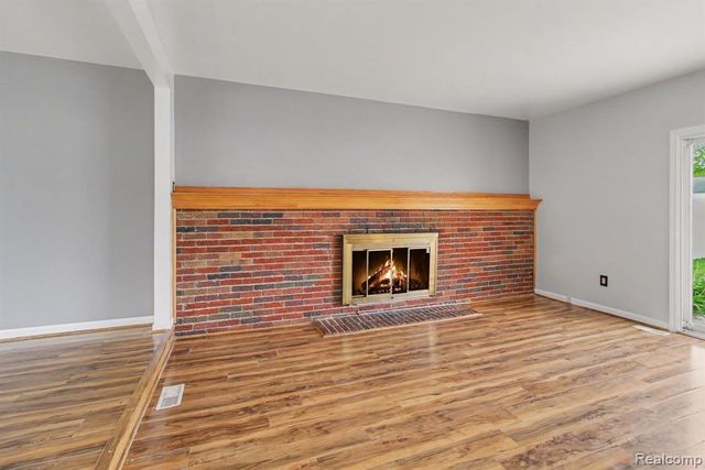 28440 Weddel Avenue, Brownstown, MI 48183