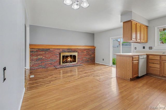 28440 Weddel Avenue, Brownstown, MI 48183
