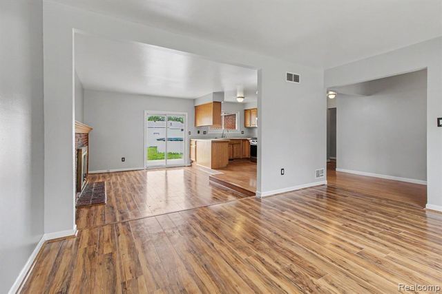 28440 Weddel Avenue, Brownstown, MI 48183