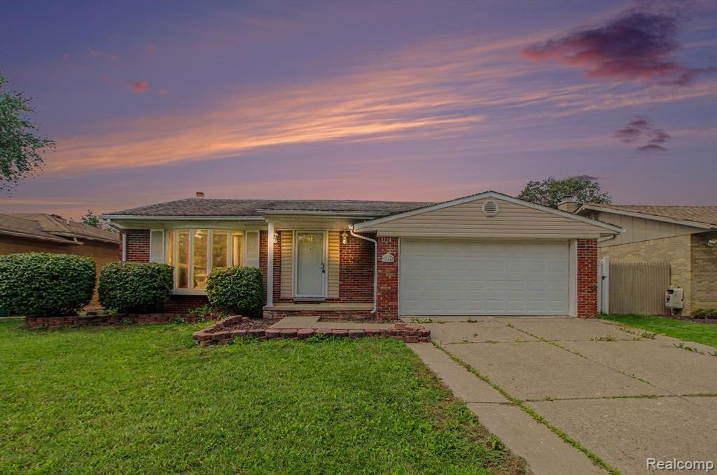 28440 Weddel Avenue, Brownstown, MI 48183