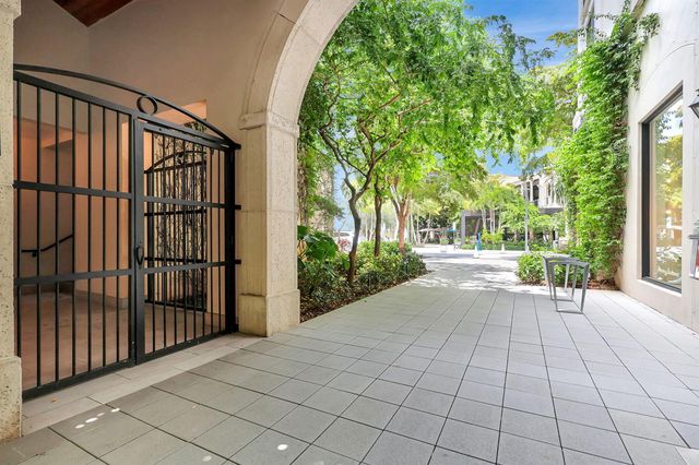 780 S Sapodilla Avenue 104, West Palm Beach, FL 33401