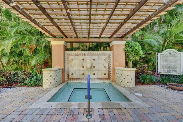 780 S Sapodilla Avenue 104, West Palm Beach, FL 33401