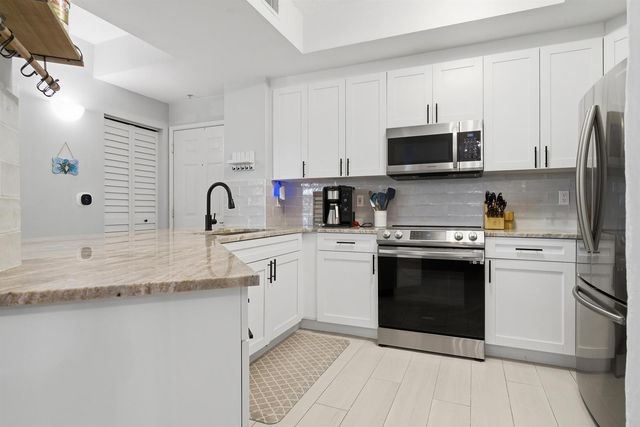 780 S Sapodilla Avenue 104, West Palm Beach, FL 33401