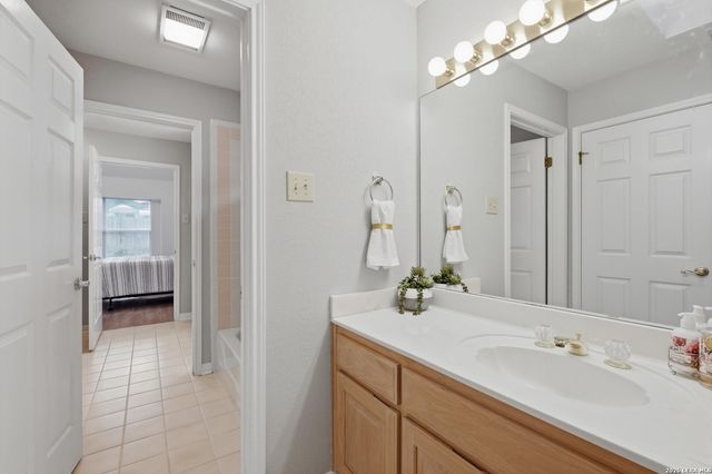 6 Ancient Bend, San Antonio, TX 78248