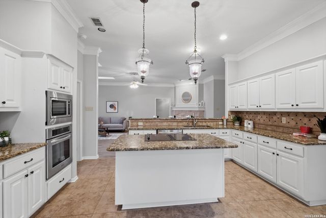 6 Ancient Bend, San Antonio, TX 78248