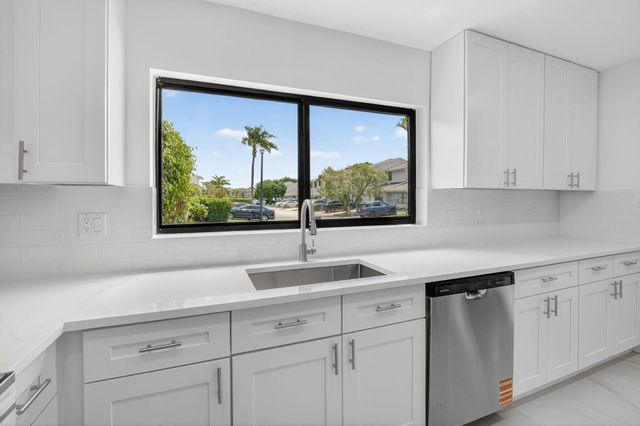 16265 Avocado Way, Delray Beach, FL 33484
