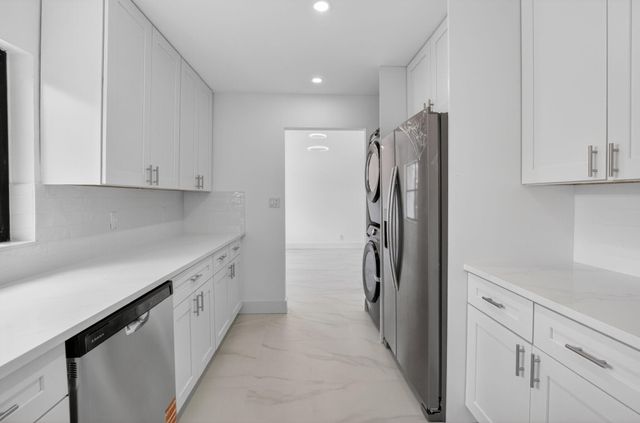 16265 Avocado Way, Delray Beach, FL 33484