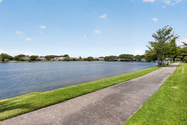 16265 Avocado Way, Delray Beach, FL 33484