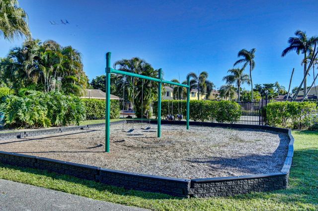 16265 Avocado Way, Delray Beach, FL 33484
