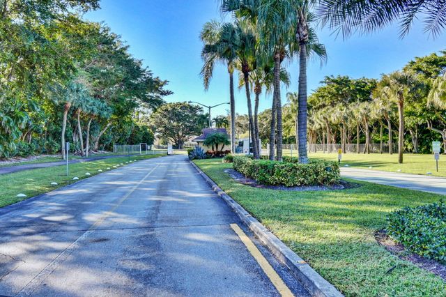 16265 Avocado Way, Delray Beach, FL 33484