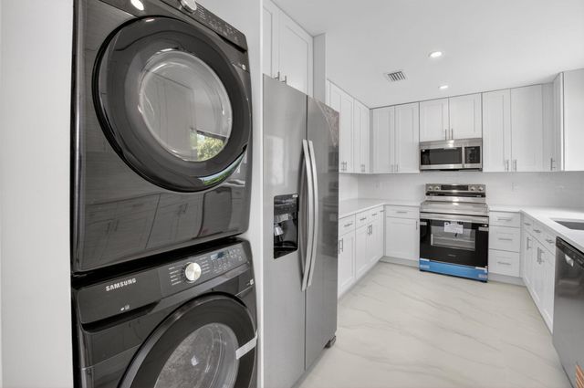 16265 Avocado Way, Delray Beach, FL 33484