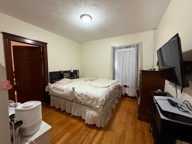 32 Woodbine Street 1, Worcester, MA 01603