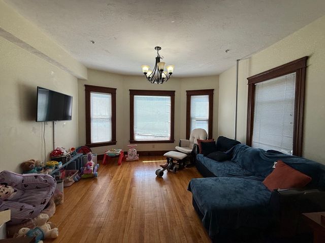 32 Woodbine Street 1, Worcester, MA 01603