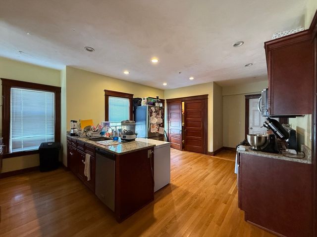 32 Woodbine Street 1, Worcester, MA 01603