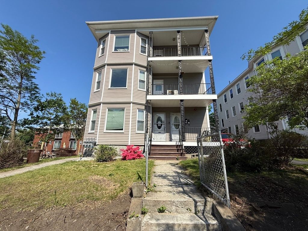 32 Woodbine Street 1, Worcester, MA 01603