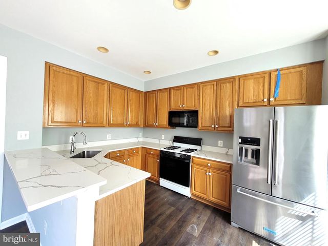 6012 RICKETTS WALK, Alexandria, VA 22312