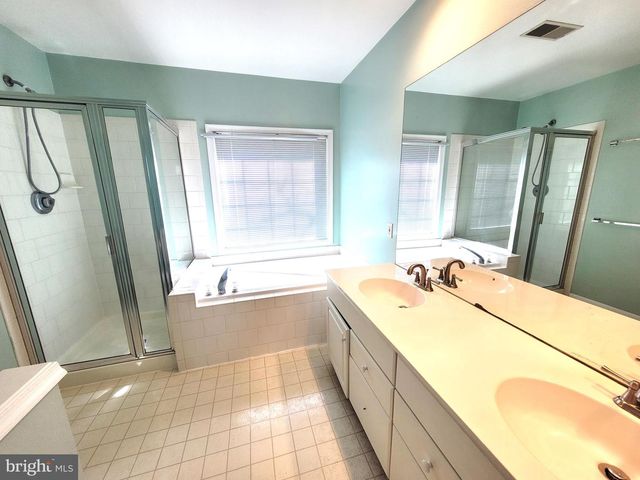 6012 RICKETTS WALK, Alexandria, VA 22312