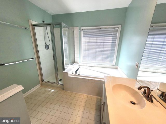 6012 RICKETTS WALK, Alexandria, VA 22312