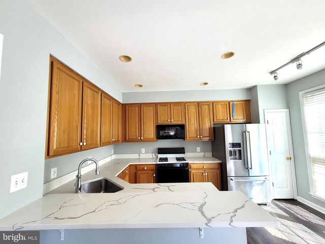 6012 RICKETTS WALK, Alexandria, VA 22312