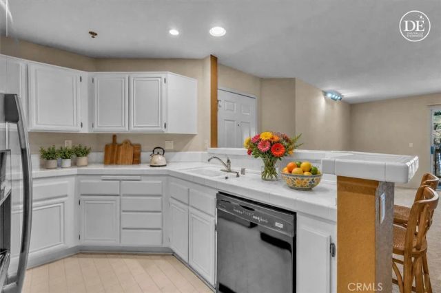 5837 Oak Bend 311, Oak Park, CA 91377