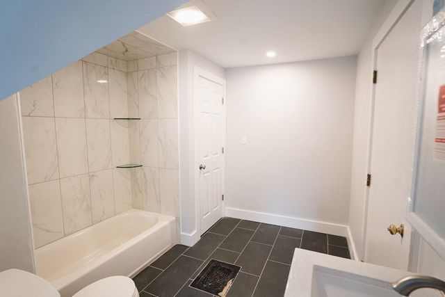 315 Lafayette St 3, Salem, MA 01970