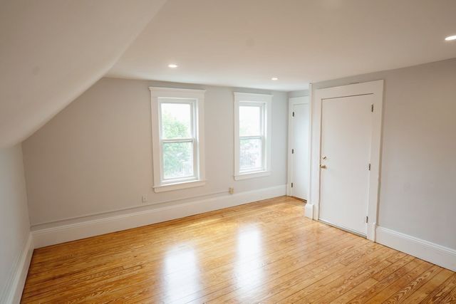 315 Lafayette St 3, Salem, MA 01970