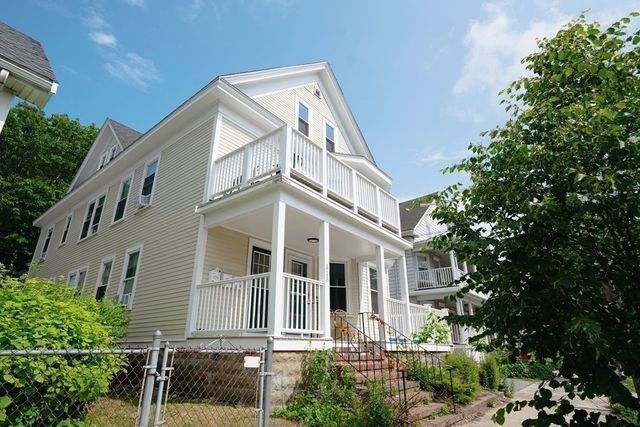 315 Lafayette St 3, Salem, MA 01970