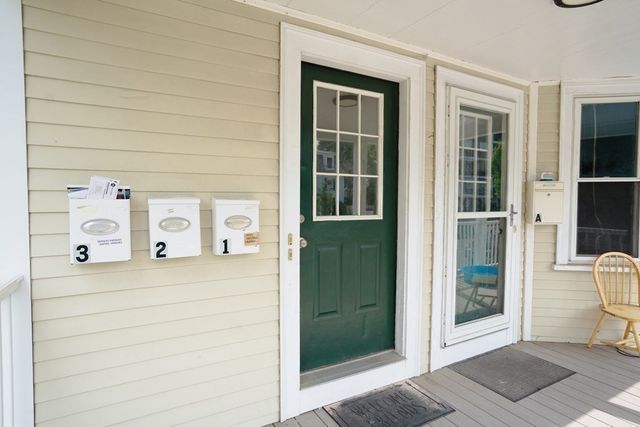 315 Lafayette St 3, Salem, MA 01970