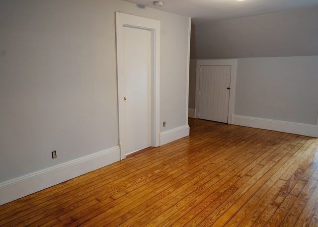 315 Lafayette St 3, Salem, MA 01970