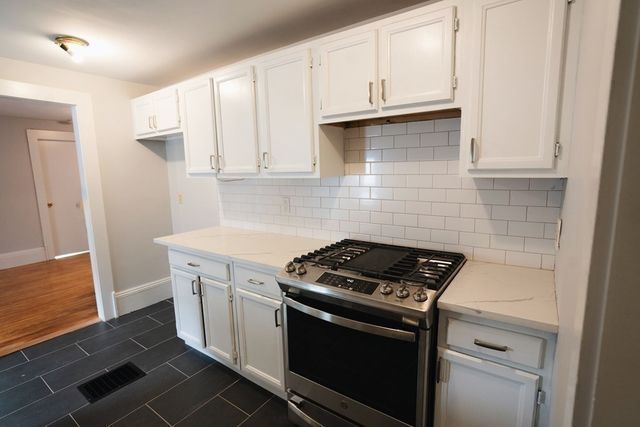 315 Lafayette St 3, Salem, MA 01970