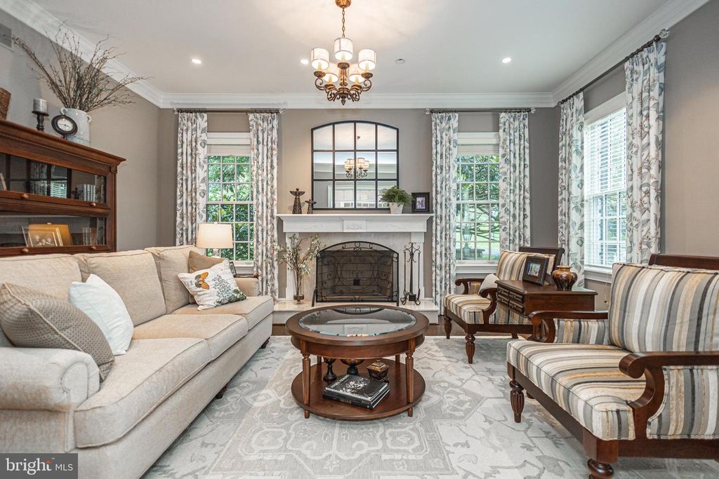14 OLD CABIN RD, Newtown, PA 18940