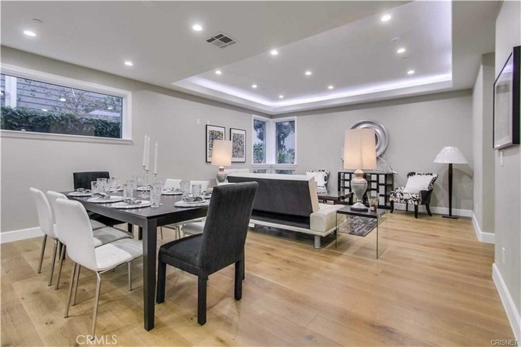 Image 10 of property listing at 11645 Woodbridge Street, Studio City, CA 91604