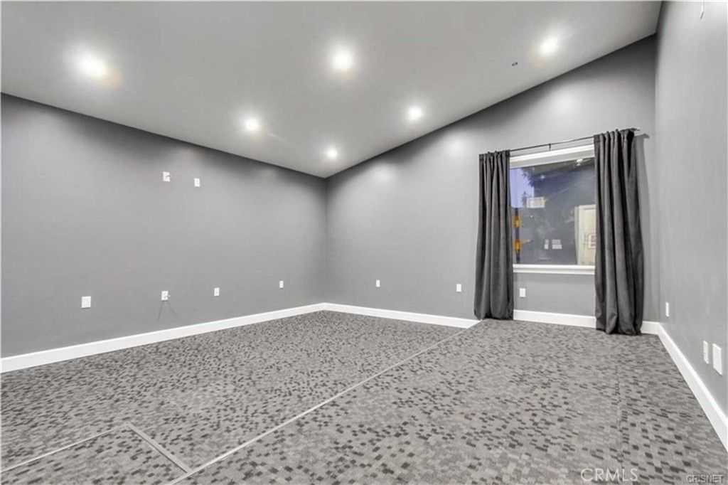 Image 12 of property listing at 11645 Woodbridge Street, Studio City, CA 91604