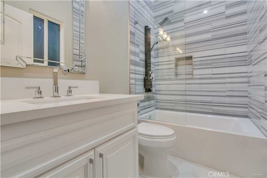 Image 13 of property listing at 11645 Woodbridge Street, Studio City, CA 91604