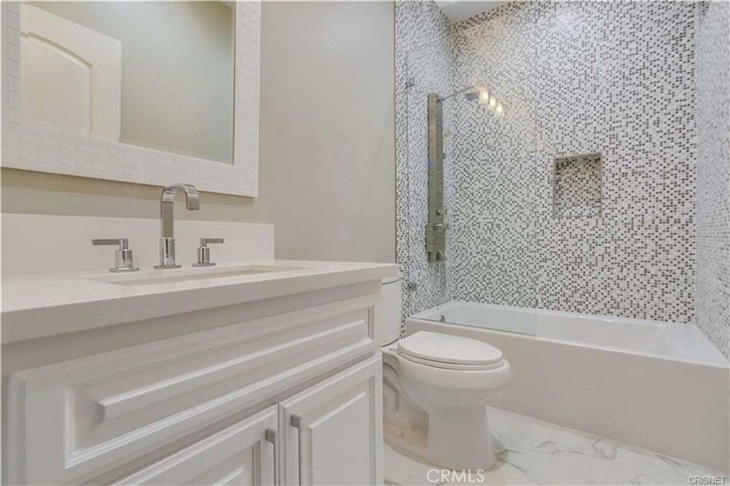 Image 19 of property listing at 11645 Woodbridge Street, Studio City, CA 91604