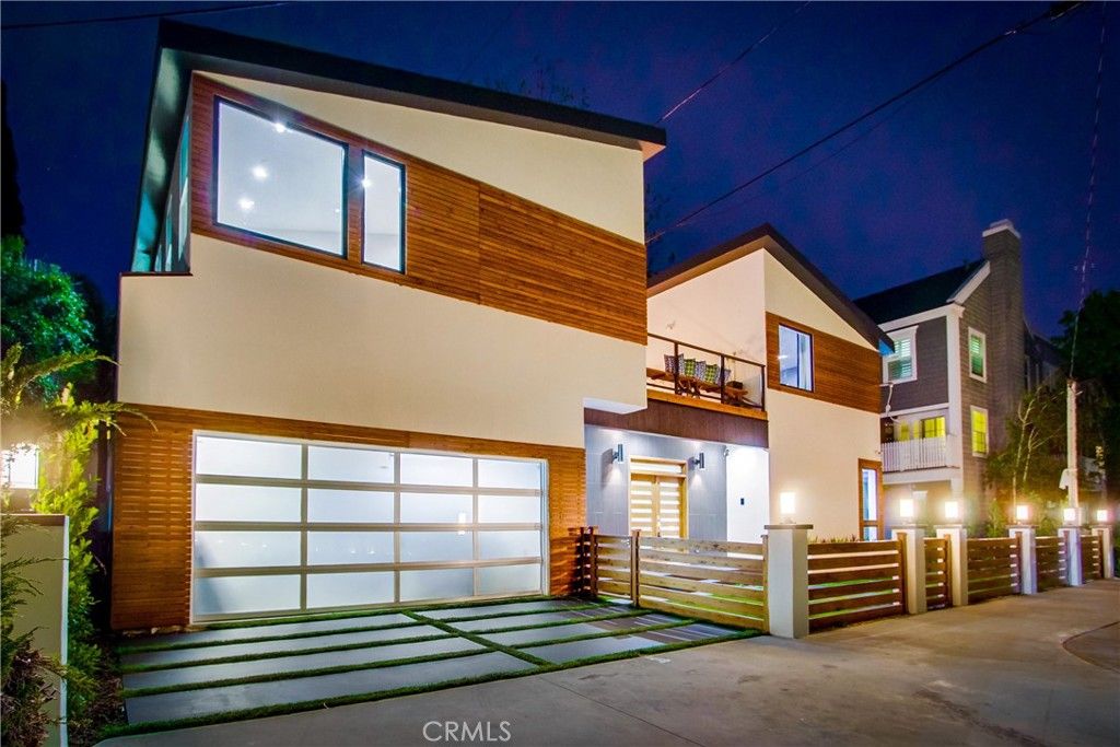 Image 2 of property listing at 11645 Woodbridge Street, Studio City, CA 91604