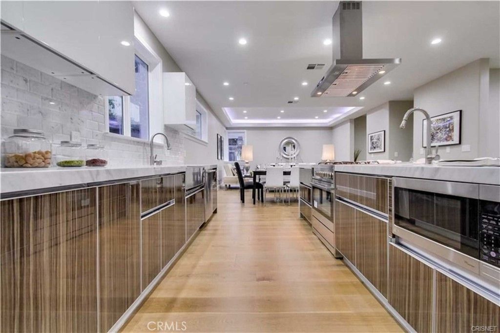 Image 9 of property listing at 11645 Woodbridge Street, Studio City, CA 91604