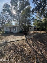 2819 Gulf Avenue, Gulfport, MS 39501